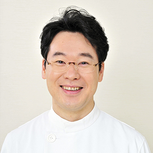 自由が丘 てづか歯科医院 院長・歯学博士 手塚 貴雄(てづか たかお)